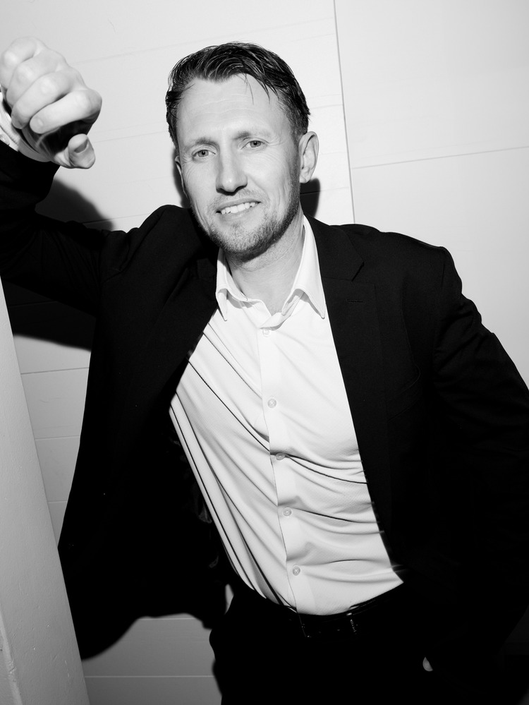 Amalfi Coast wedding videographer behind the scenes